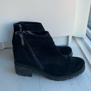 Blondo nubia black suede waterproof booties